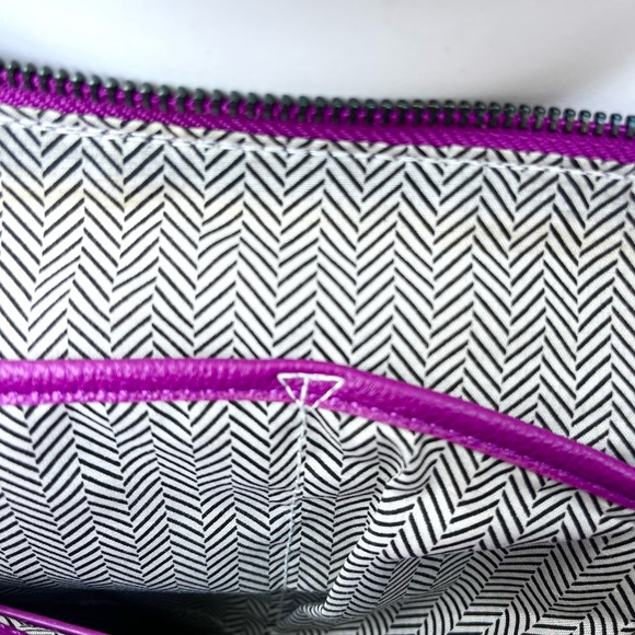 FINAL PRICE: Steve Madden Fuchsia Purple Crossbody Bag - Picture 4 of 9